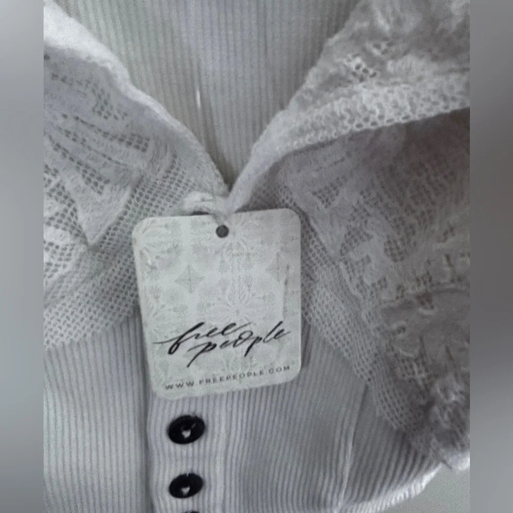 NWT Free people White button down cropped tank top Size: Medium - Picture 5 of 8